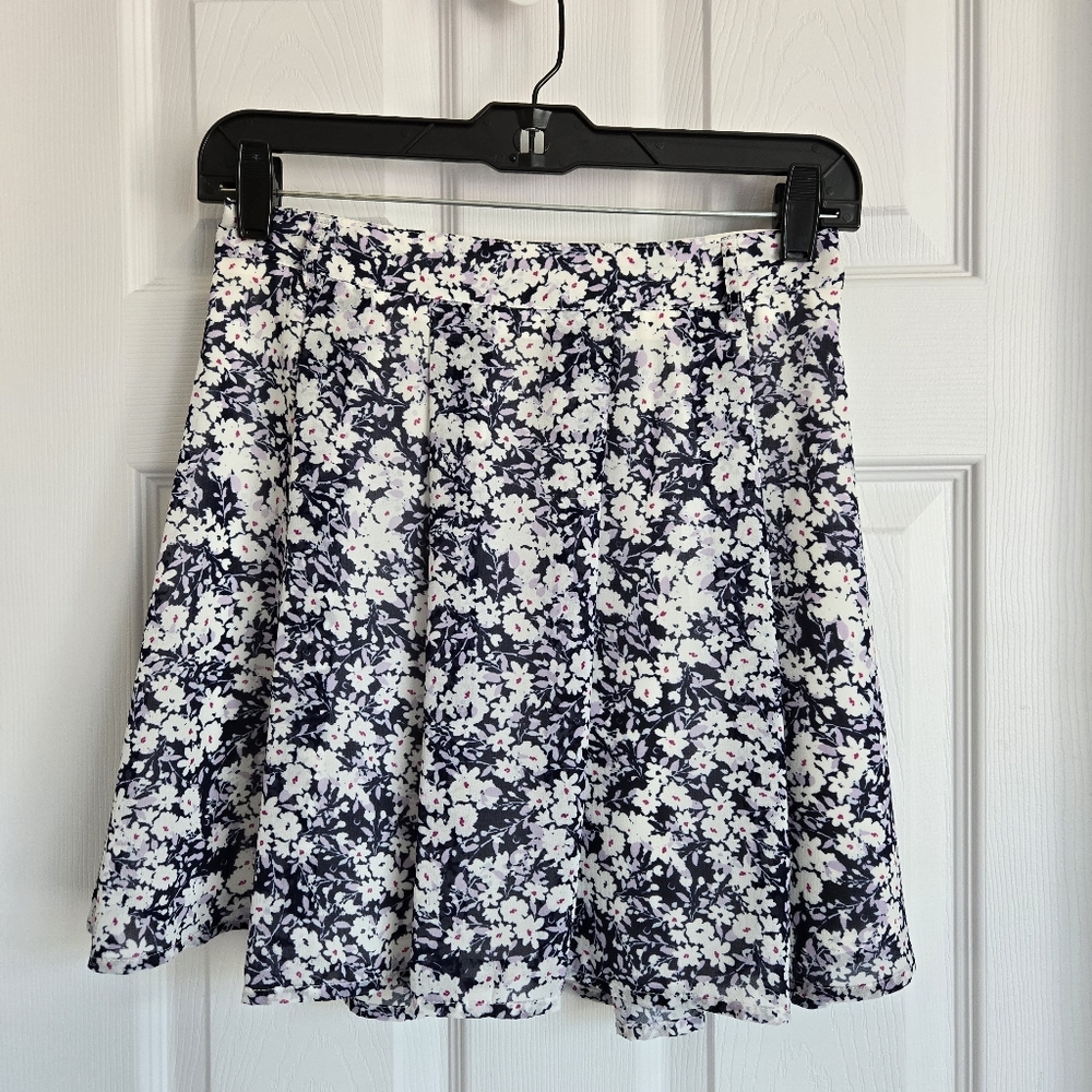 Dynamite Chiffon Floral Skirt in size xs